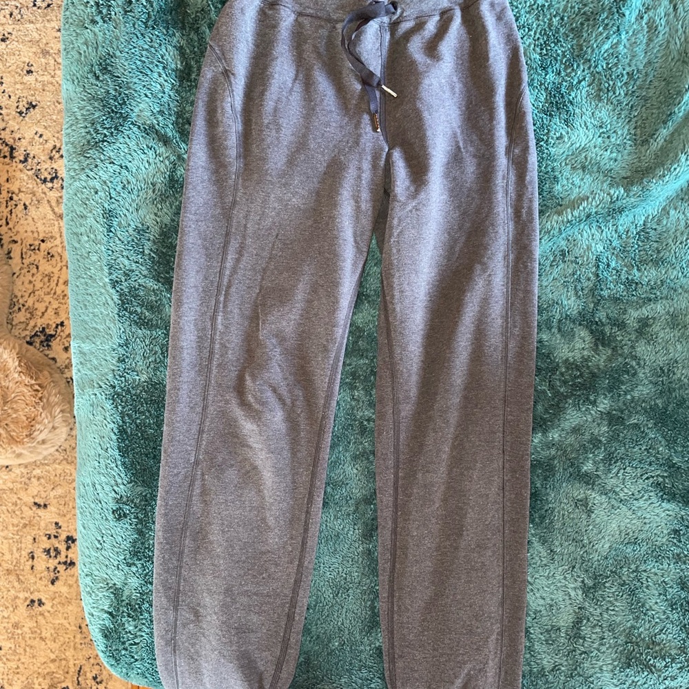Gray women’s lululemon sweats - Picture 2 of 3